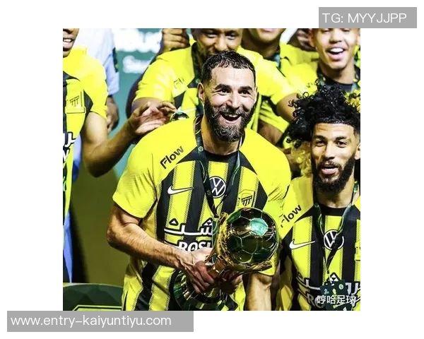 本泽马重返赛场展现王者风范助力球队争夺冠军荣耀